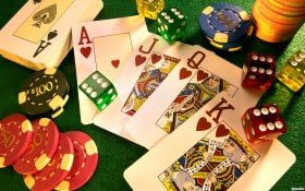Tampilan slot games klub4d dengan judul Aviator, Sweet Bonanza, dan Gates of Olympus